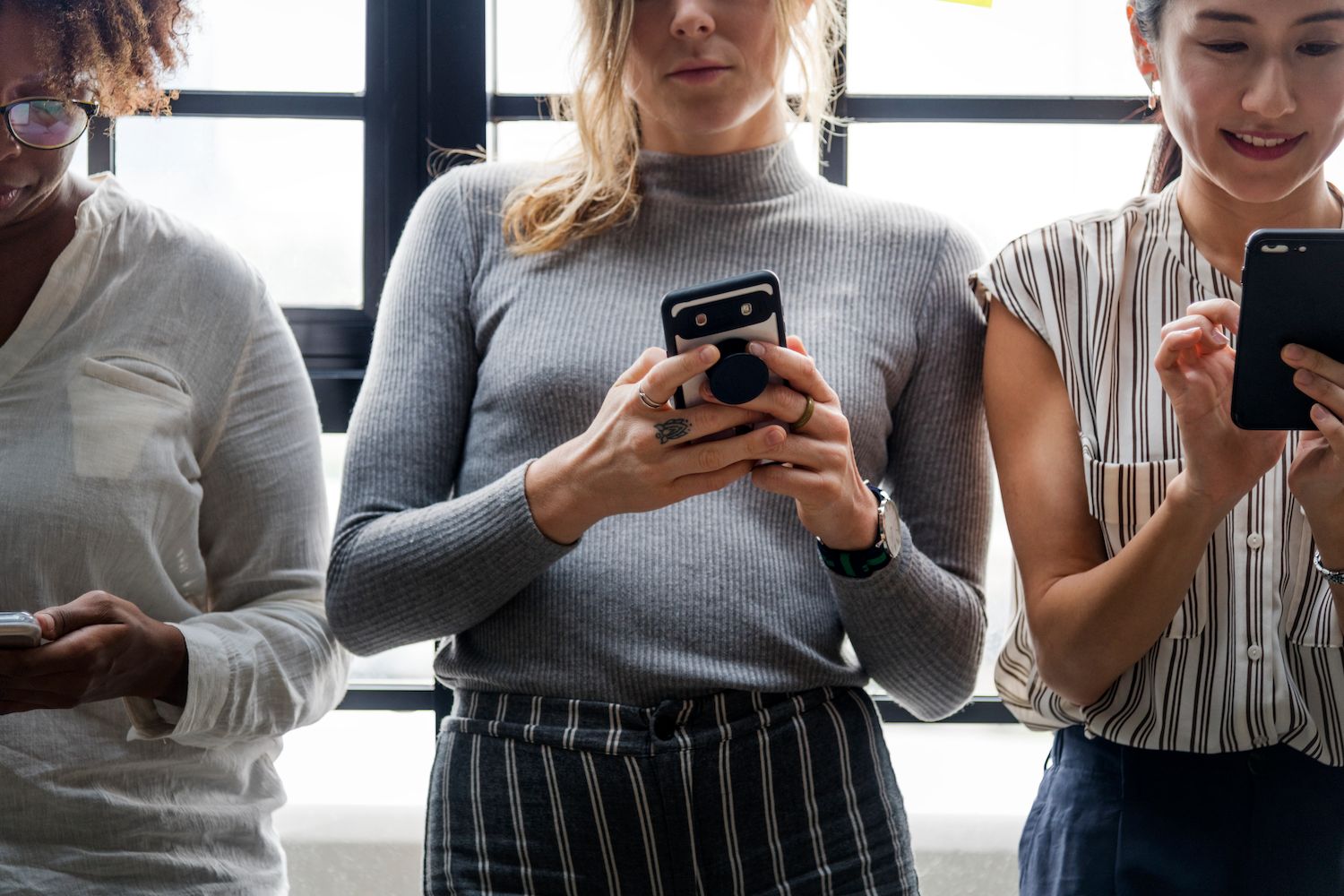 Google ad for a blue t-shirt